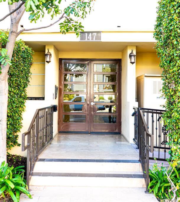 Luxury Beverly Hills Apartment Los Angeles Exterior photo